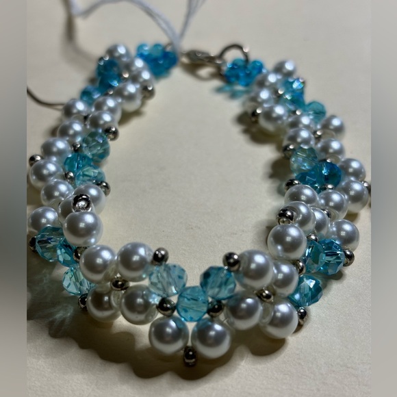 Hand Crafted White pearl & blue crystal bracelet and earrings set - Picture 6 of 6